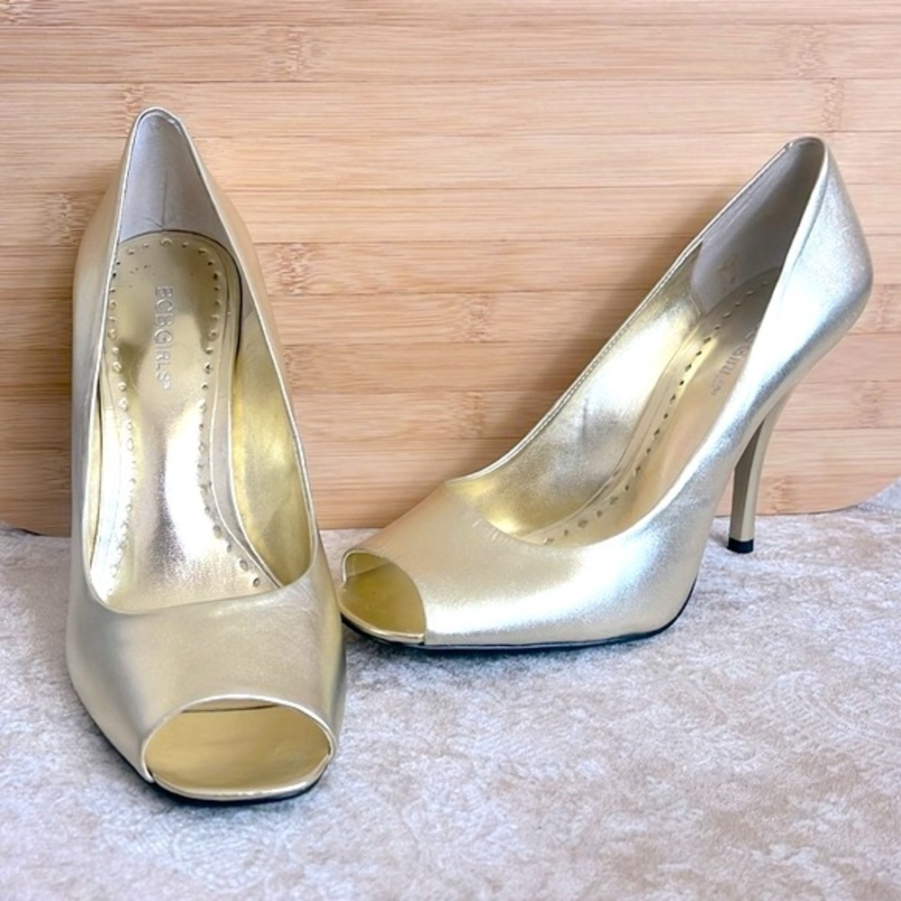 Brand New BCBGirls Leather Gold Tone Metallic Peep Toe 4" High Heels Pumps